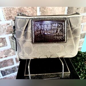 COACH Poppy Signature Wristlet Silver Gray Jacquard C